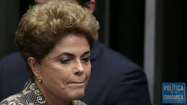 Dilma usou rede social para lembrar o impeachment (Foto: Eraldo Peres/AP Reuters)