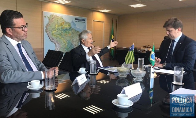 Senador defende fim da dependência dos carros-pipa (Foto: Divulgação/Assessoria)