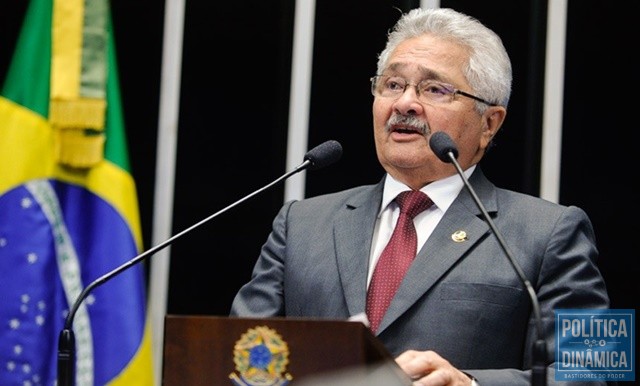 Elmano criticou nomeações meramente políticas (Moreira Mariz/Agência Senado)