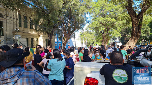 Servidores da Saúde fizeram protesto em frente a Prefeitura de Teresina (foto: Ascom)
