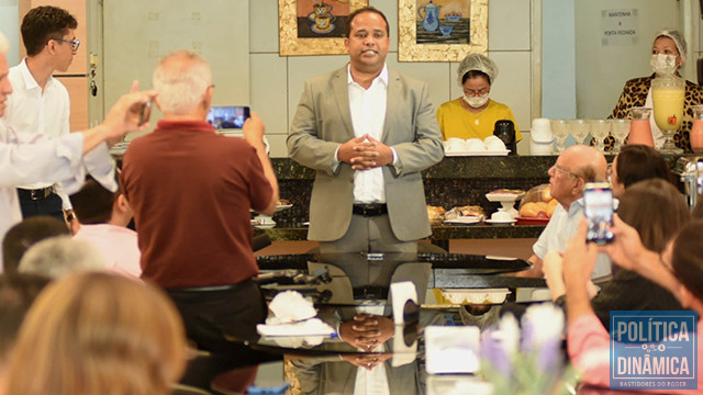 Novo presidente da Câmara, Enzo Samuel, reuniu a imprensa durante Café, anunciou novas medidas de segurança na Câmara e, também, informou de ações para cobrar melhorias do transporte público na capital (foto: Jailson Soares/ PD)