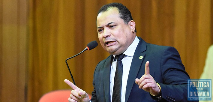 Evaldo Gomes diz que não é demagogo e defende o governo até o fim, o que incluiu o aumento de impostos pretendido por Wellington Dias (foto: Jailson Soares | PoliticaDinamica.com)