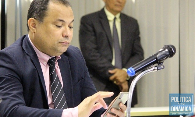 O deputado Evaldo Gomes na Assembleia (Foto: Jailson Soares/PoliticaDinamica.com)