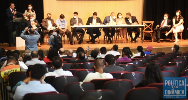 Evento foi realizado no Cine Teatro da Alepi. 