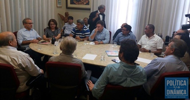 Reunião entre Firmino e vereadores (Foto: Gustavo Almeida/PoliticaDinamica.com)