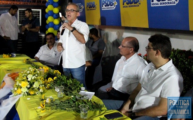 Firmino fez alertas a Luciano Nunes (Foto: Gustavo Almeida/PoliticaDinamica.com)