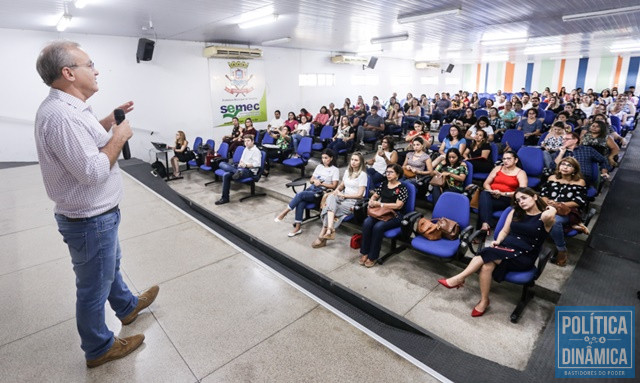 O prefeito Firmino Filho participou do evento (Foto: Rômulo Piauilino/Ascom Prefeitura)