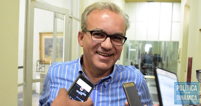 Firmino revela que se sente mais aliviado com pré-candidatura de Luciano ao governo do PI (Foto: Jailson Soares/PoliticaDinamica.com)