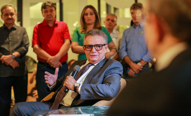 Flávio Nogueira durante evento de lançamento do livro em Teresina (Foto: Wilson Filho)