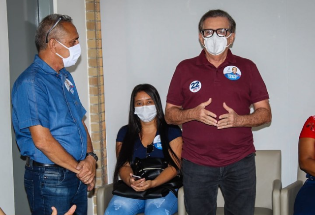 Flávio durante reunião política de Valdiná Pires (Foto: Divulgação/Assessoria)