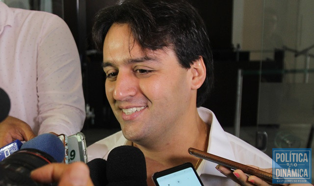 Flávio Jr. explica exigências do governador (Foto: Jailson Soares/PoliticaDinamica.com)
