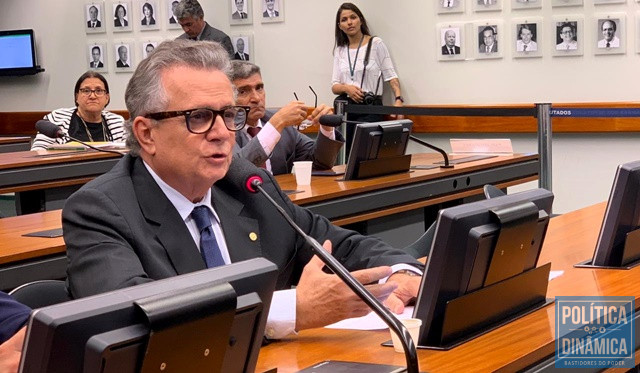 Nogueira propôs alterações, mas apresentou relatório favorável (Foto: Assessoria)