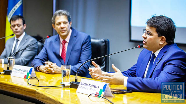 Ao lado do ministro Haddad, Rafael Fonteles representou todos os governadores na reunião de anúncio da compensação por perdas do ICMS (foto: Digo Zacarias/ Ministério da Fazenda)