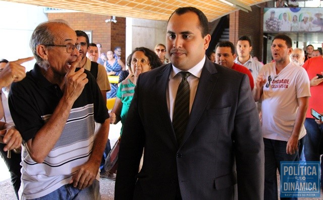 Deputado do PSD ouviu gritos de golpista (Foto: Jailson Soares/PoliticaDinamica.com)