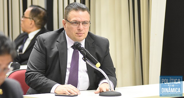 Só falta a assinatura de Gessivaldo Isaías para que a proposta de CPI vá para o plenário da Alepi; o deputado está fugindo da responsabilidade (foto: Jailson Soares | PoliticaDinamica.com)