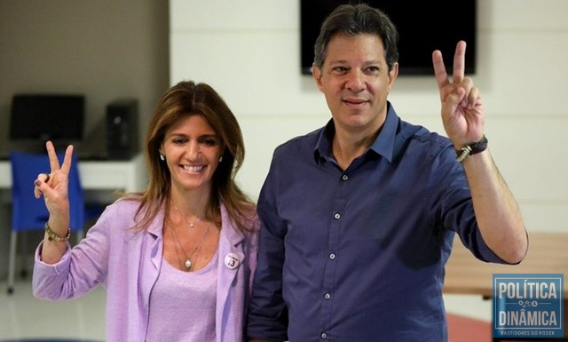 Haddad votou em São Paulo com a esposa (Foto: Marcelo Brant/G1)