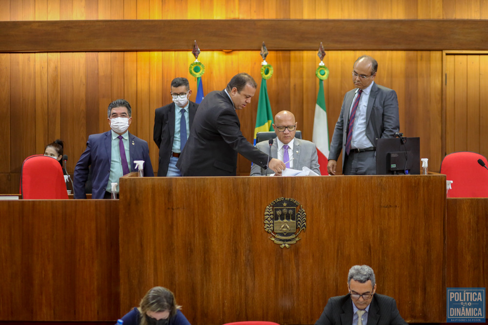 Sessão plenária da Alepi (foto: Divulgação)