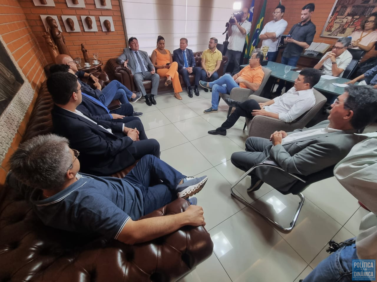 Reunião na Alepi para o debate da "inadimplência" de prefeitos quanto ao Censo Escolar (foto: Jailson Soares | PD)