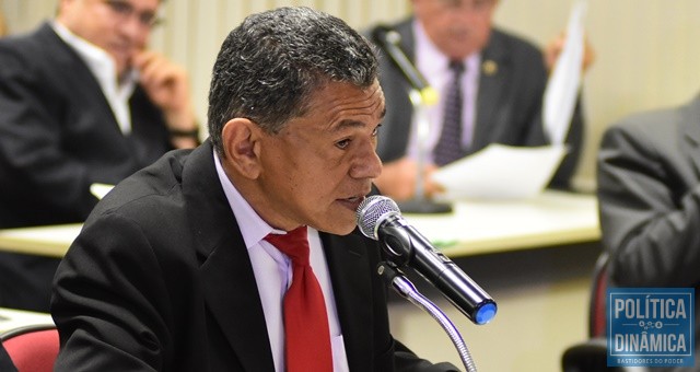 João de Deus foi xingado em reunião da CCJ (Foto: Jailson Soares/PoliticaDinamica.com)