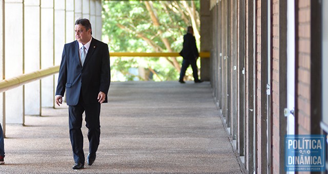 Júlio Arcoverde tem dominado as rodas de conversa como sendo o mais forte candidato do Progressistas na disputa pelo controle da Alepi, uma vez que já reúne vários deputados ao redor de si (foto: Jailson Soares | PoliticaDinamica.com)