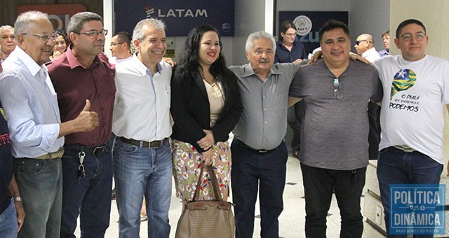 Antes da chegada de Álvaro Dias, JVC estava posando para fotos com o Dr. Pessoa e Elmano Ferrer ao lado de dirigentes de outros partidos, um grupo que parece estar unido para as eleições de 2018 (foto: Marcos Melo | PoliticaDinamica.com)