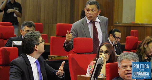 Deputado de oposição critica maneira como governo conduziu votação (Foto:JailsonSoares/PoliticaDinamica.com)