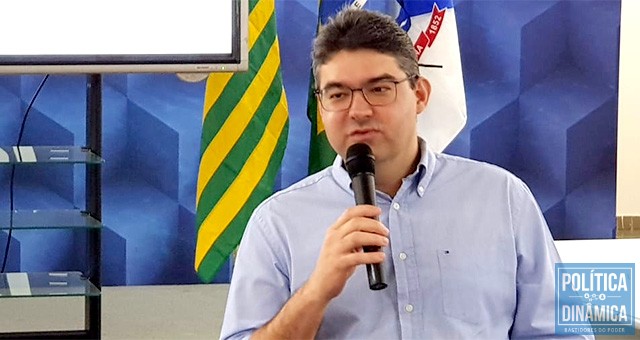 Luciano assumiu o compromisso de diminuir o número de secretarias e aumentar a fiscalização das atividades públicas (foto: Marcos melo | PoliticaDInamica.com)