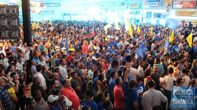 Milhares de pessoas lotaram o espaço (Foto: Gustavo Almeida/PoliticaDinamica.com)