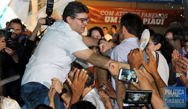 Candidato foi festejado por simpatizantes (Foto: Gustavo Almeida/PoliticaDinamica.com)
