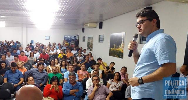 Luciano engrossou discurso contra o governo (Foto: Gustavo Almeida/PoliticaDinamica)