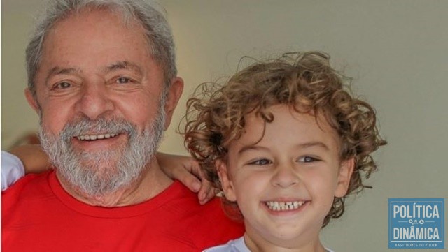 O ex-presidente Lula e o seu neto Arthur (Foto: Ricardo Stuckert/Instituto Lula)