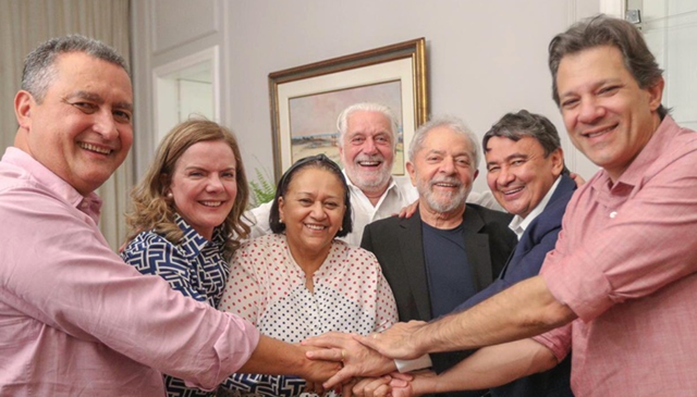 Governadores se divertem com local do casamento de Lula (Foto: Ricardo Stuckert)