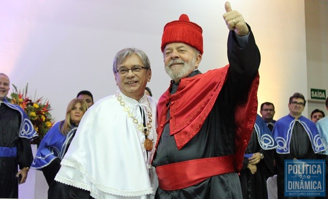 Ex-presidente recebeu honraria na UFPI (Foto: Gustavo Almeida/PoliticaDinamica.co                            </div>

                            <div class=