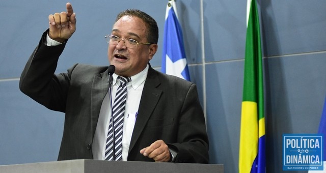 Vereador demonstra certa insatisfação (Foto: Jailson Soares/PoliticaDinamica.com)