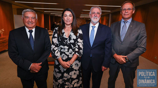 Novos diretores eleitos para o Sebrae para o quadriênio 2023-2026: José Zeferino Pedrozo (esq.), Margarete Coelho, Carlos Melles e Bruno Quick (Foto: Erivelton Viana/ Sebrae)