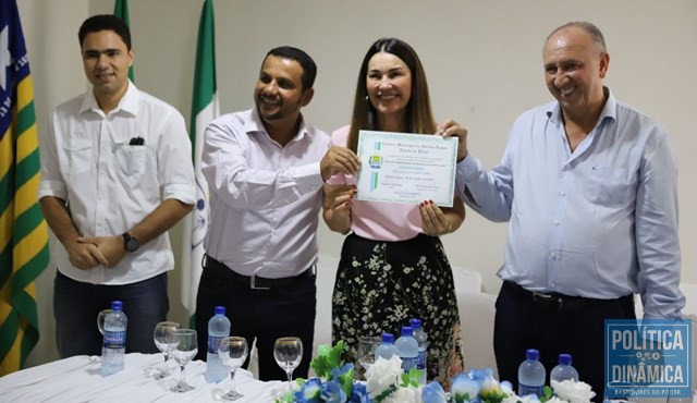 Margarete recebe título de cidadania no Sul do Piauí (Foto: Benonias Cardoso/Assessoria)
