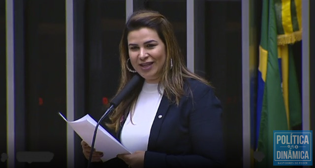 Deputada em seu primeiro discurso no plenário (Foto: Reprodução/TV Câmara)