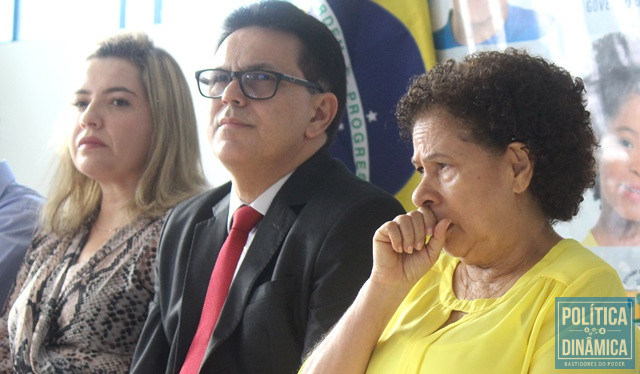 Flávia Gomes, mulher de Daniel Oliveira; o secretário da Sasc Zé Santana e Regina Sousa ouviram críticas contra a Sejus (Foto: Jailson Soares/PoliticaDinamica.com)