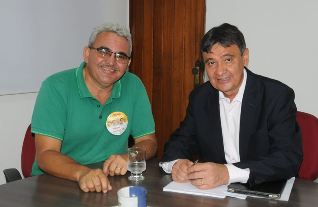 João Melancia em foto com o governador (Foto: Reprodução/SãoRaimundo,com)