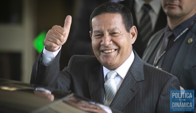 General virá ao Piauí receber título (Foto: Sérgio Lima/Poder360)