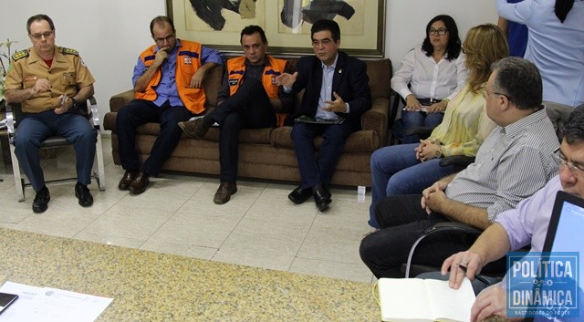 Deputados, secretários e equipe reunidas (Foto: Jailson Soares/PoliticaDinamica.com)