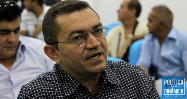 Padre Walmir Lima, prefeito de Picos (Foto: Jailson Soares/PoliticaDinamica.com)