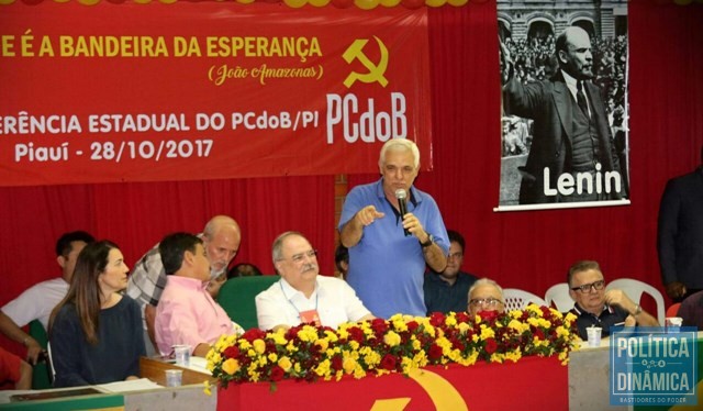 Themístocles Filho discursando no evento comunista (Foto: Divulgação/Assessoria)
