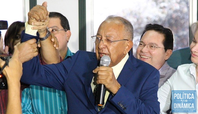 Deputado chorou ao relatar passado limpo (Foto: Jailson Soares/PoliticaDinamica.com)