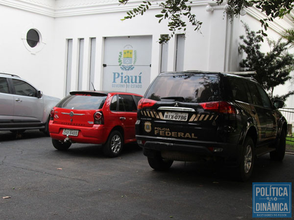 Policiais federais cumpriram mandados no Karnak (Foto: Jailson Soares/Política Dinâmica)