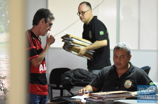 PF recolheu documentos no setor de licitações (Foto: Jailson Soares/PoliticaDinamica.com)