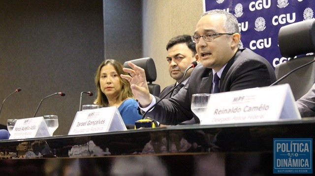 Procuradores explicam ações da Topique (Foto: Jailson Soares/PoliticaDinamica.com)