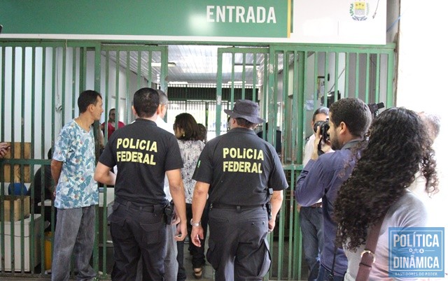 Agentes passaram a manhã na Seduc (Foto: Jailson Soares/PoliticaDinamica.com)