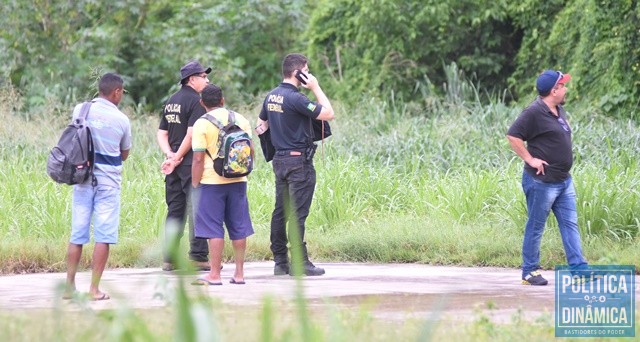 Agentes da PF dentro da mansão de Ciro (Foto: Jailson Soares/PoliticaDinamica.com)