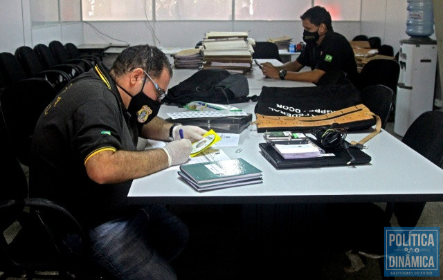 PF apreendeu documentos na Seduc-PI (Foto: Jailson Soares/PoliticaDinamica.com)